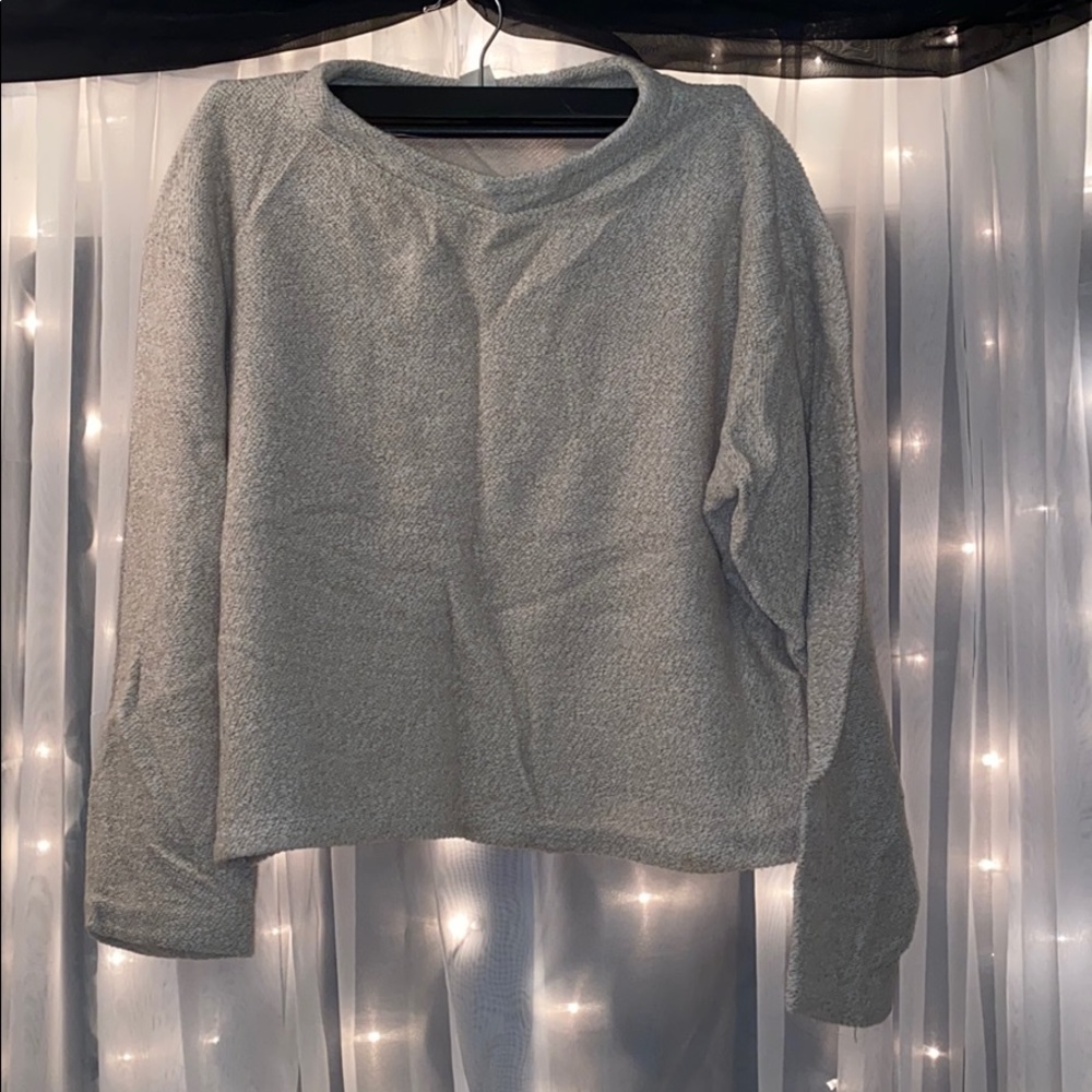 New Cute tan sweater 💋